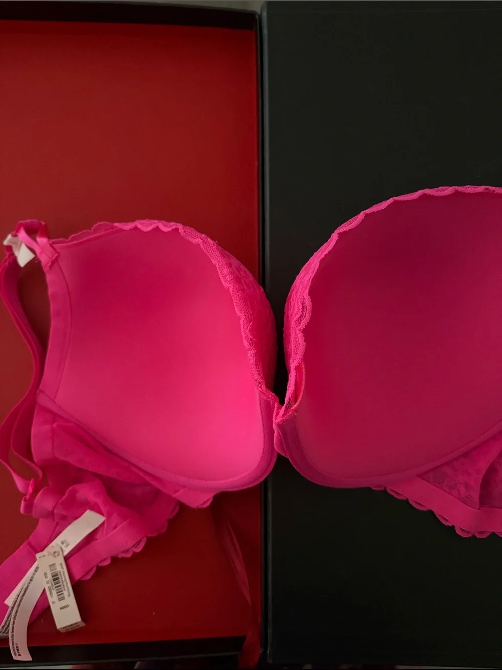 Victoria's Secret Bright Fuchsia Lace Underwire Bra